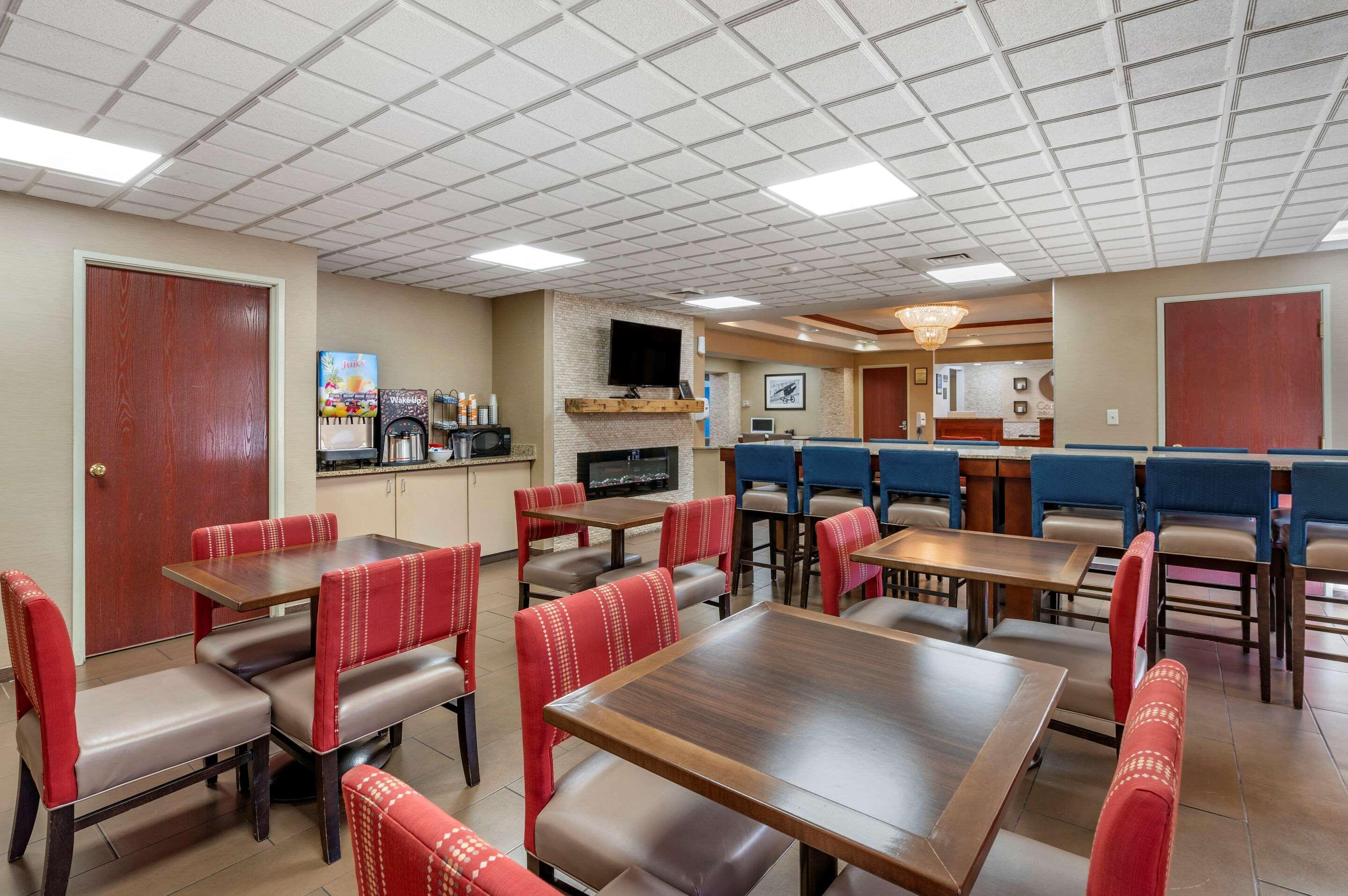Englewood Comfort Inn & Suites מראה חיצוני תמונה